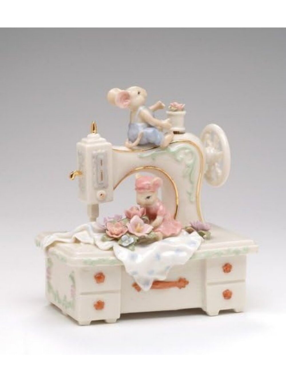 Charming Porcelain Mouse Figurine with Sewing Machine Music Box - Perfect Gift!